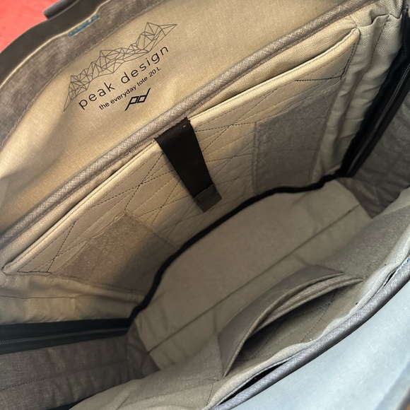 Peak Design Everyday Tote Bag V1 20L - Picture 8 of 10